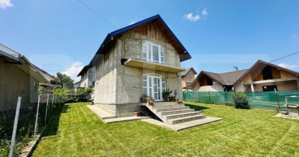 Casa de vanzare, cu 3 camere, moderna, zona Dumbrava