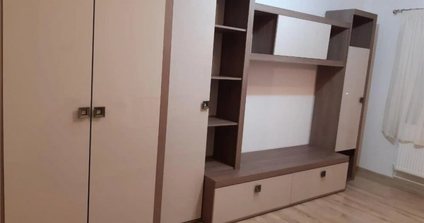 1 camera in zona Dacia