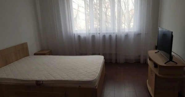 1 camera in zona Lipovei