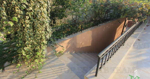 Vila de in Budva Muntenegru