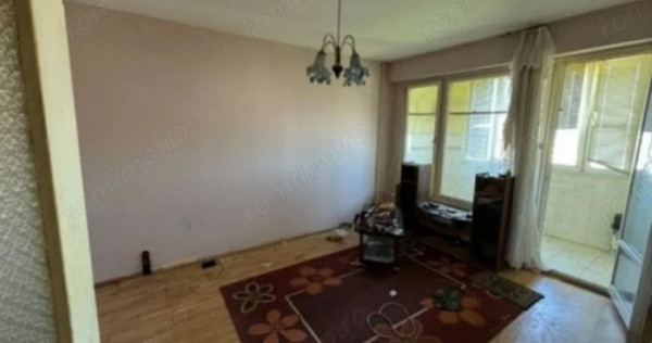 1 camera in zona Aradului