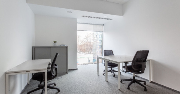Spațiu de birou frumos proiectat pentru 2 persoane în Spaces Unirii