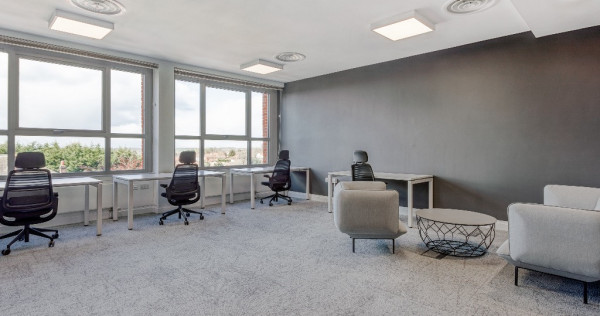 Spațiu de birou privat pentru 4 persoane în Regus Primavera