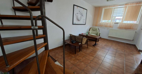 Casa/Ap.3 camere, P 1, Podul Grand la 650 euro