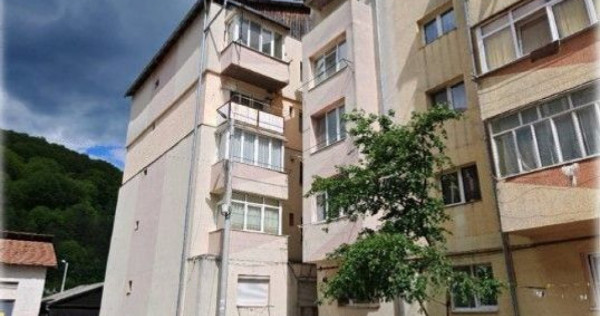 Apartament 4 camere Gura Humorului, cota parte 8/40. ID: ...