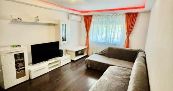 Apartament 3 camere decomandat FAR