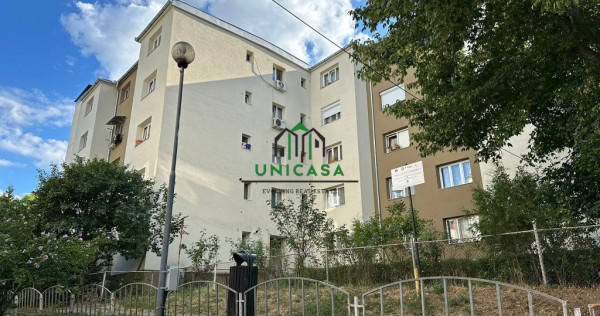 Apartament 3 camere - Zona Petrisor