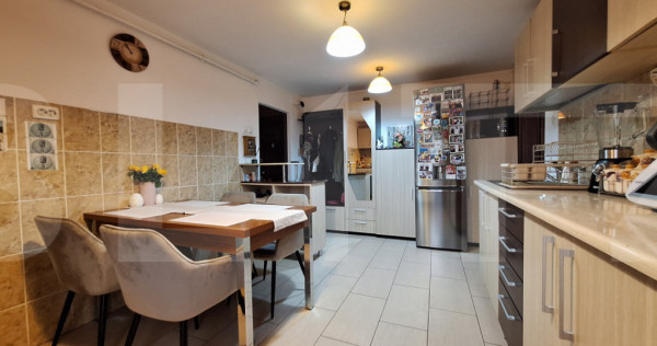 Apartament de vanzare, cu 2 camere, spatios, zona Aradului