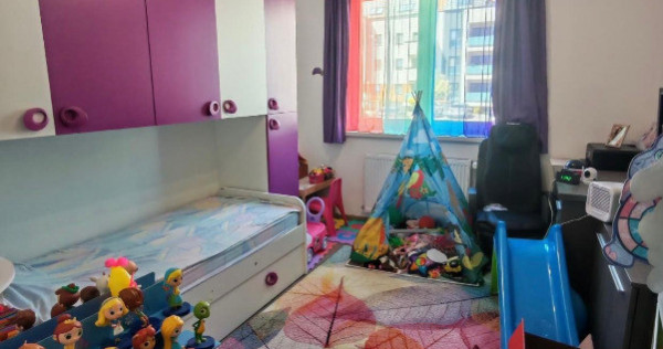 Apartament 2 camere, decomandat - zona Tractorul