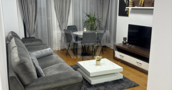 2 Camere | Alongside Unirii Fountains by Natrom