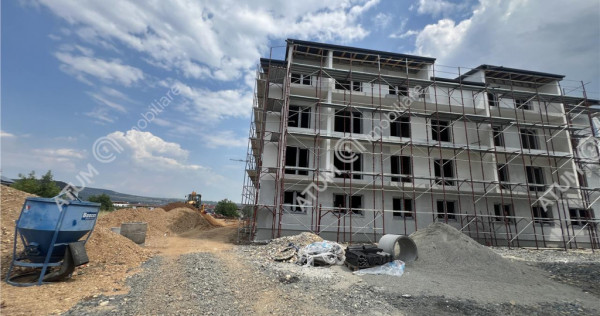 Apartament cu 3 camere decomandate etaj 1 zona Shopping City