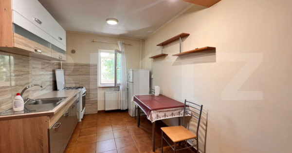 Apartament de 2 camere, decomandat de 55 mp, zona Brazda