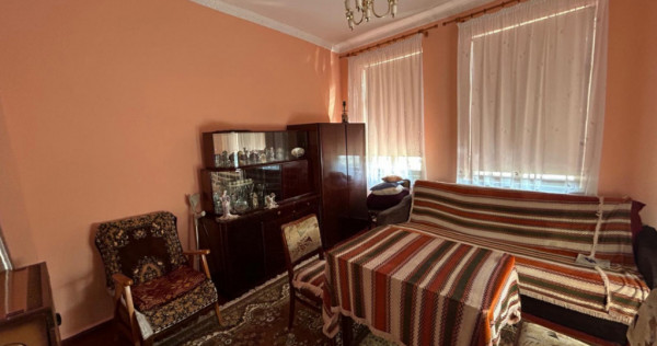 Casa 2 camere zona Centrala.