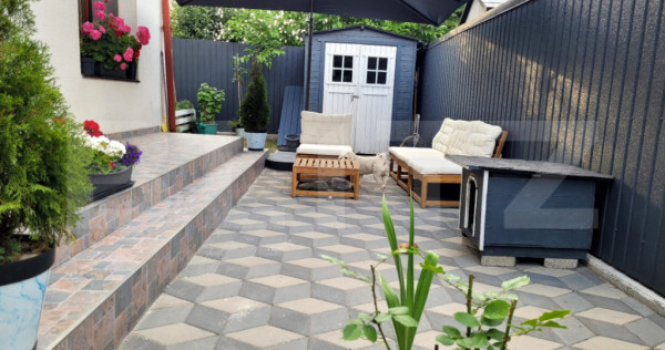 Casa moderna, singur in curte, lux, 4 camere, garaj, luminoa