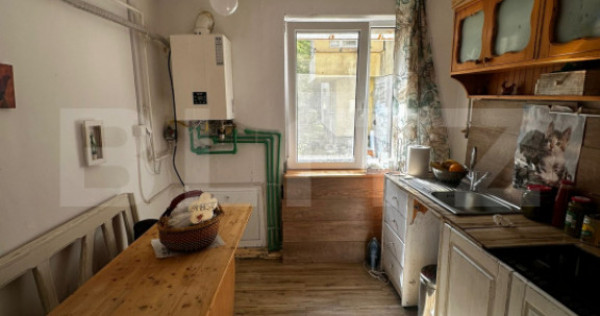 Apartament de vanzare, cu 2 camere, 41mp, zona Botizului.