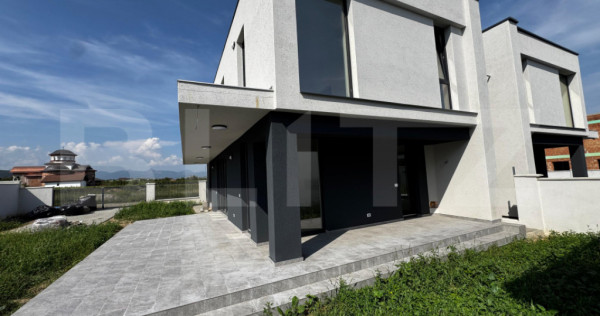 Casă spațioasă partea st&acirc;ngă Micești &ndash; predare la ch