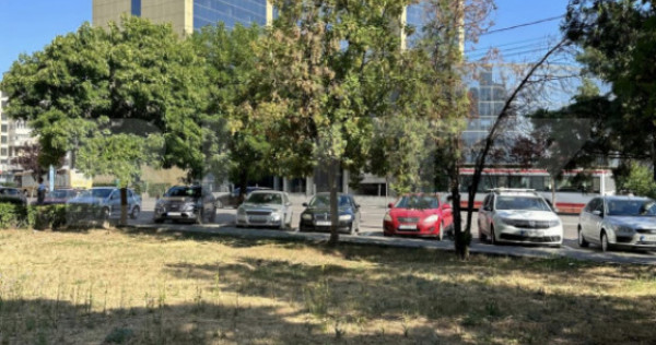 Teren intravilan stradal, amplasament central, zona McDonlad