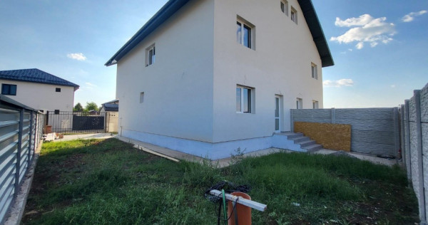 Duplex spatios cu 4 camere si mansarda cu placa de beton,gata de mutat