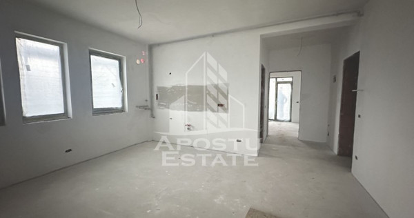 Apartament cu 3 camere, semidecomandat, etaj 2, zona Lidl...