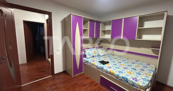 De vanzare apartament 3 camere spatios cu balcon Piata Delfi