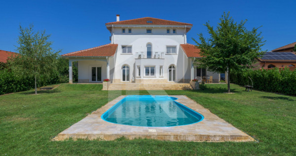 Vilă elegantă cu piscină și ieșire la Lac &ndash; Căciula?