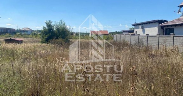 Teren 708 mp intre case - intrare Giarmata Vii