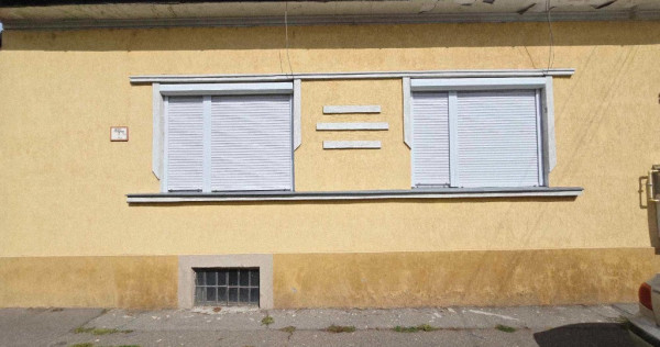 CASĂ DE VÂNZARE, SEMICENTRAL, ZONA STRĂZILOR AL. VLAHUȚA/C. TĂNASE