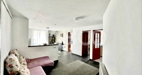 De vanzare apartament cu 3 camere in vila cartierul Gheorghe