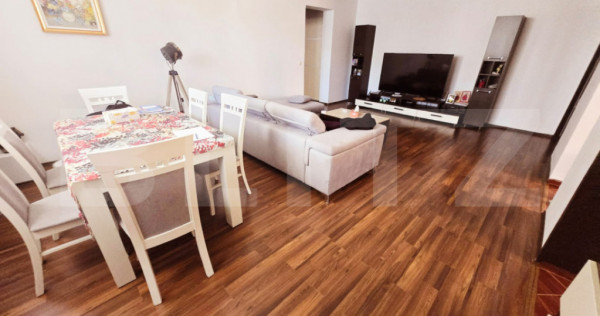 Apartament cu 3 camere,decomandat, 102 mp utili,curte 100 mp