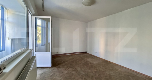 Apartament cu 3 camere, 63 mp, zona Vest