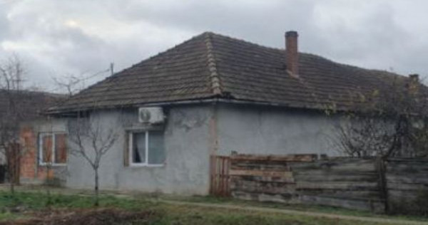 Cota 1/2 din casa -Loc. Sintea Mare, jud. Arad