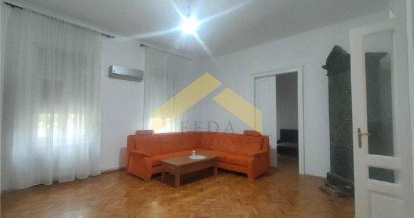 Casa cu 4 camere de inchiriat zona Podgoria