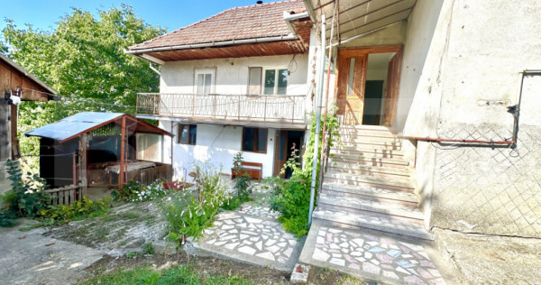 Casa de vanzare, 5 camere, teren 672 mp, Cugir