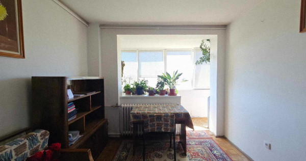 Apartament 2 camere de vanzare Splaiul Crisanei, Decebal