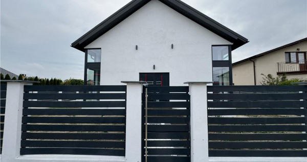 Casa P M de in Campineanca (strada asfalata)