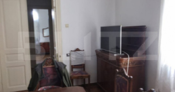 Casa 4 camere , teren 285 mp, zona semi-centrala