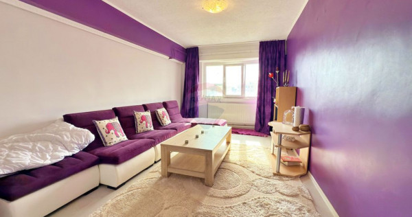 Apartament cu 4 camere de vânzare în zona Aurel Vlaicu