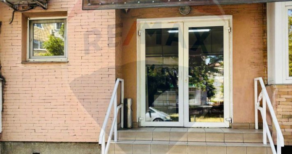 Spațiu comercial de închiriat, cu vad pietonal, str. Vl...