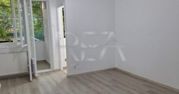 Garsoniera , Semi-Decomandata Cf 1 , Zona Giurgiului