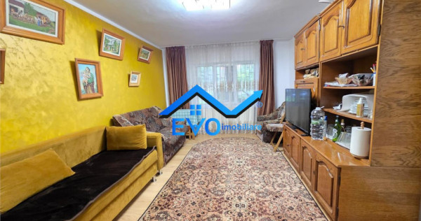 Apartament cu 3 camere, decomandat, parter, zona Frumoasa ,