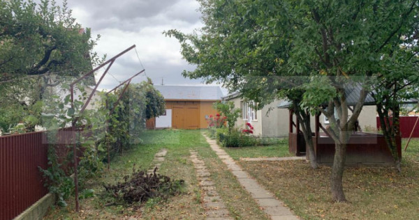 Casa batraneasca, teren 5183 mp, sat Calugareni, comuna Adan