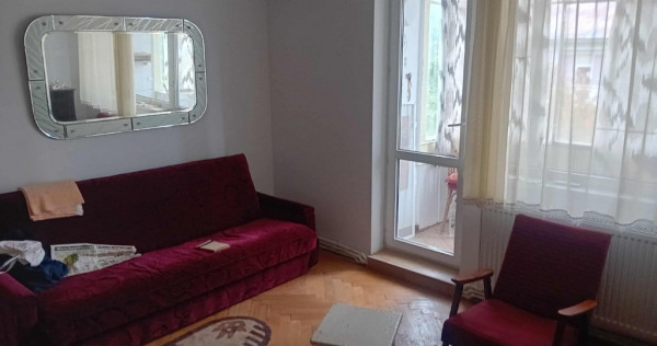 Apartament 2 cam ultracentral 50mp etaj 2 centrala termica termoizolat