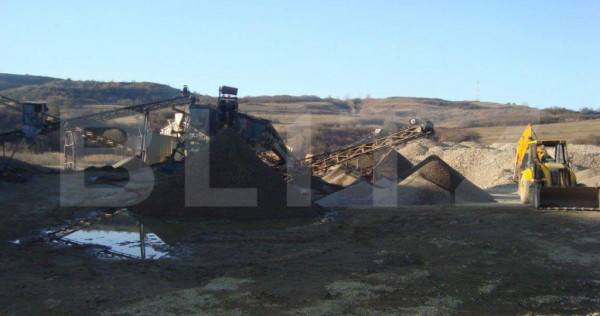 Balastiera functionala,utilaje,hala,6 hectare de teren,zona