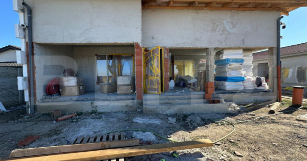 Vila Extravagantă în Sântandrei, 600mp Utili