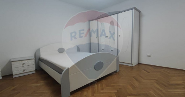 De inchiriat apartament 3 camere spatios etaj 1 Splaiul C...
