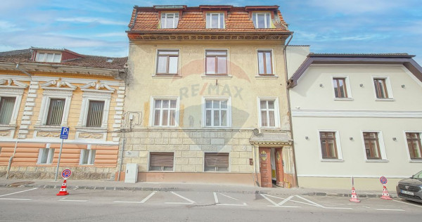 Apartament cu priveliște spre T&acirc;mpa, Piața Unirii