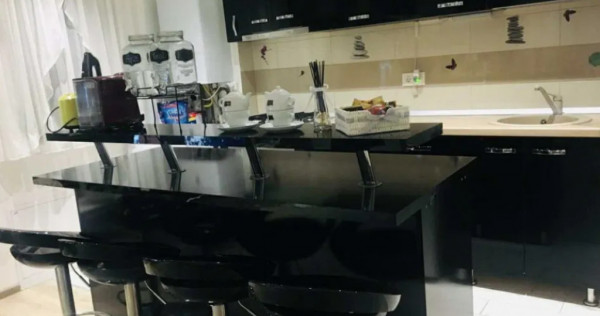 Apartament 3 camere, decomandat - zona Tractorul