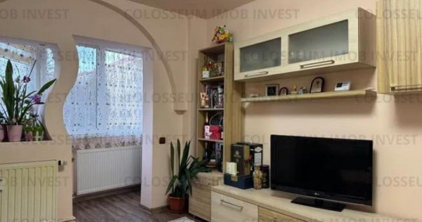 Apartament cu 3 camere,decomandat - zona Codrul Cosminului