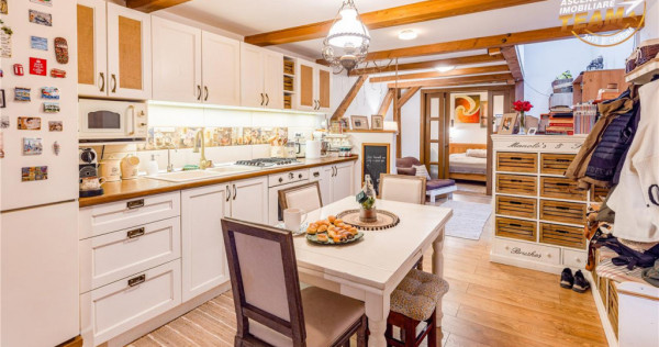 TUR LIVE! Apartament in vila, compozitie particulara, Ultrac