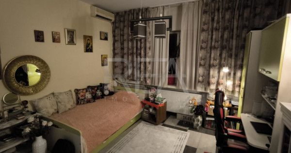 Garsoniera, Universitate